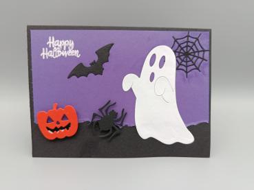 HAPPY HALLOWEEN GRUSSKARTE — Geist, Kürbis und Spinnennetz